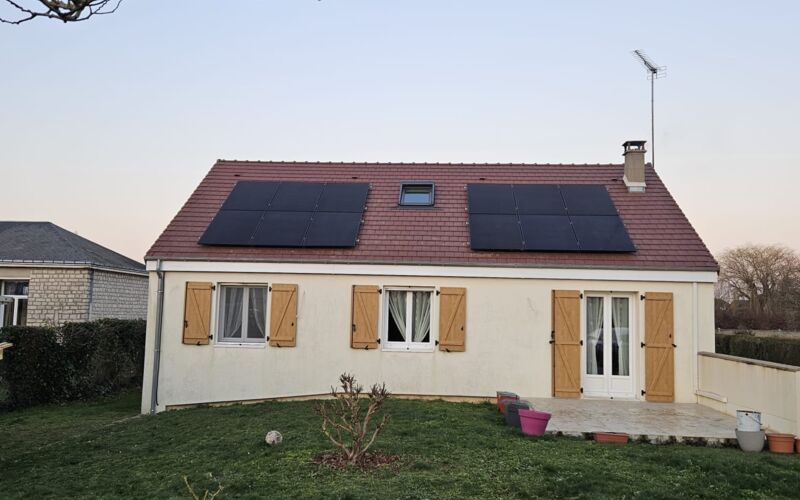 Panneaux solaires modernes pour maison par Placier Energie
