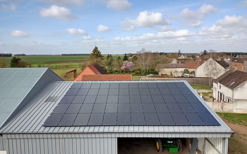 Panneaux solaires sur une exploitation agricole - Placier Energie