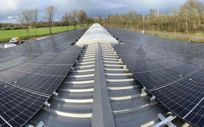 Installateur de panneaux photovoltaïques bâtiment industriel - Placier Energie