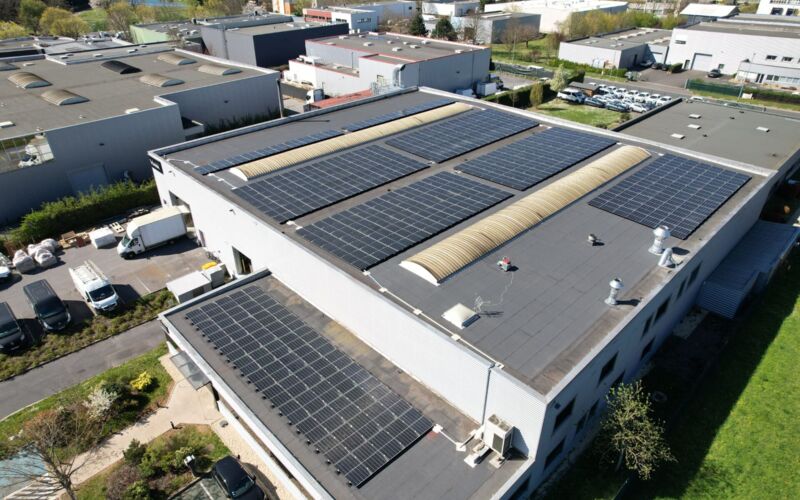 Panneau solaire photovoltaïque pour entreprise par Placier Energie
