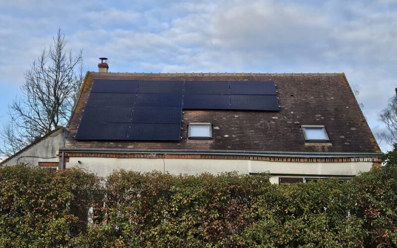 Panneaux solaires installés sur une maison par Placier Energie