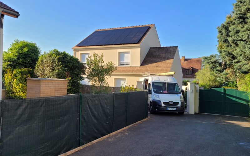 Panneaux solaires sur maison par Placier Energie